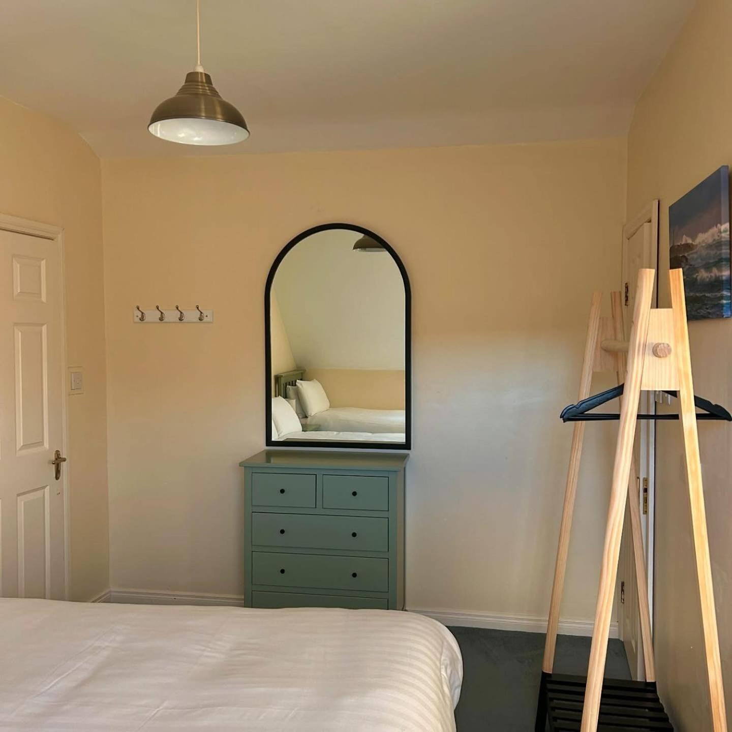 Oliver'S Seafood Bar, Bed & Breakfast Cleggan Esterno foto