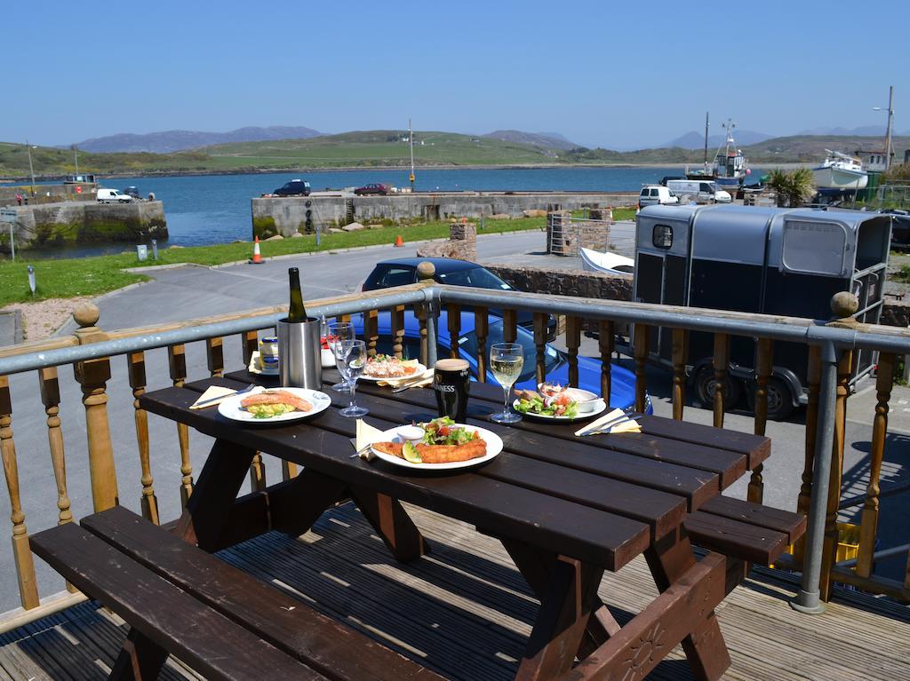 Oliver'S Seafood Bar, Bed & Breakfast Cleggan Esterno foto
