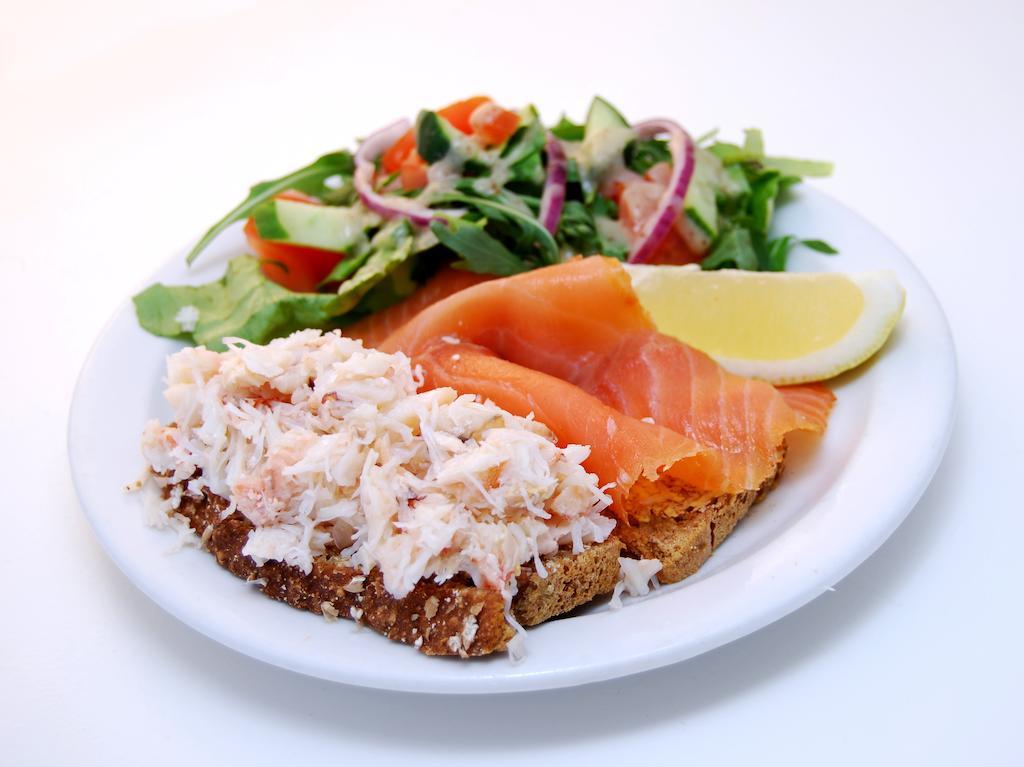 Oliver'S Seafood Bar, Bed & Breakfast Cleggan Esterno foto